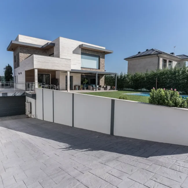 Cómo aprovechar el espacio exterior en casas prefabricadas de lujo 