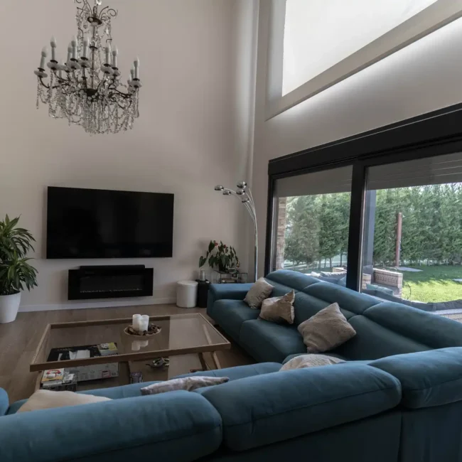 Casas prefabricadas de lujo en Madrid: cómo diseñar un salón que invite a quedarse