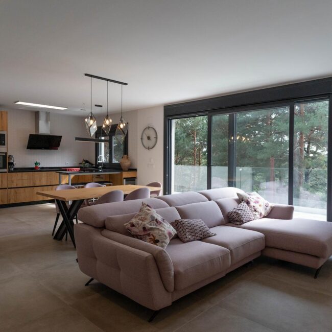 Casas prefabricadas de alto standing: interiores cómodos y funcionales