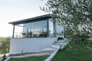 Casas prefabricadas de diseño: cómo organizar la zona social y privada